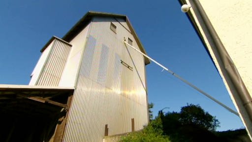 Silo einer Mühle von außen (Foto: SWR - Screenshot aus der Sendung)