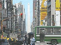 Reger Straßenverkehr in der Innenstadt von Buenos Aires