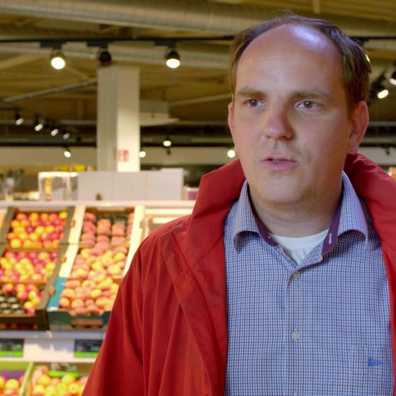 Tobias Bandel in Supermarkt.