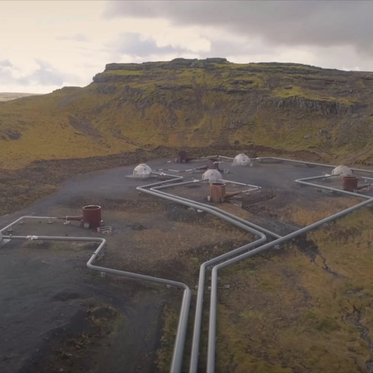 Eine Anlage in Island, die CO2 aus der Luft filtern kann. (Foto: SWR)