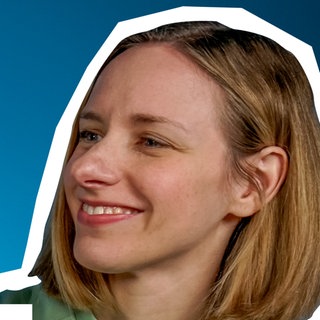 Presenterin der Folge zur grafischen Lösung von linearen Gleichungssystemen im kolleg24 Mathematik