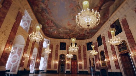 Saal im Karlsruher Schloss (Foto: SWR/WDR – Screenshot aus der Sendung)
