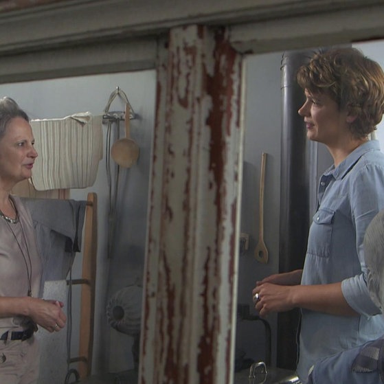 Moderatorin Lena Ganschow im Maschenmuseum Albstadt