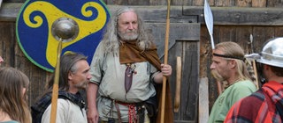 Spielszene mit mehreren Kelten.