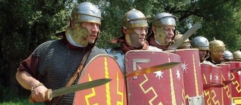 Römische Soldaten in Kampfausrüstung