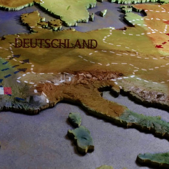 Europakarte mit Ländergrenzen und Stand des alliierten Vormarschs. (Foto: SWR, LOOKS Film und Toto Studio)