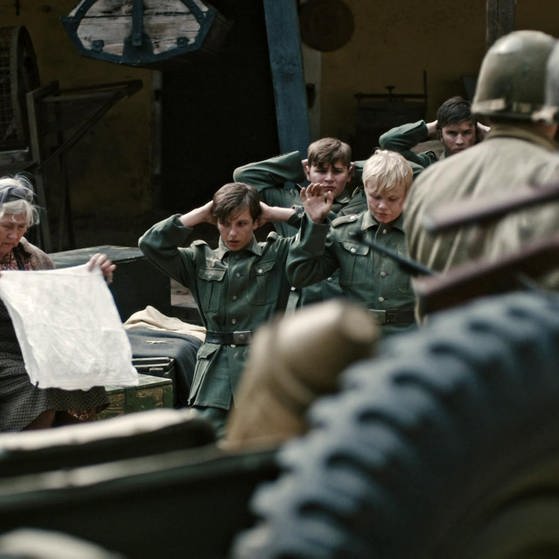 Amerikanische Soldaten, Hitlerjugend und eine Bäuerin. (Foto: SWR, LOOKS Film und Toto Studio)