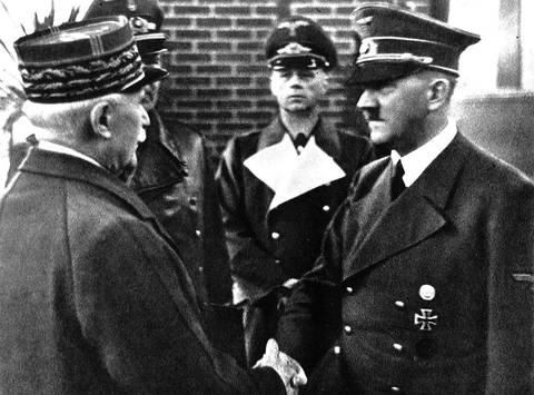 Philippe Pétain (links) mit Adolf Hitler, 1944