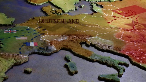 Europakarte mit Ländergrenzen und Stand des alliierten Vormarschs.