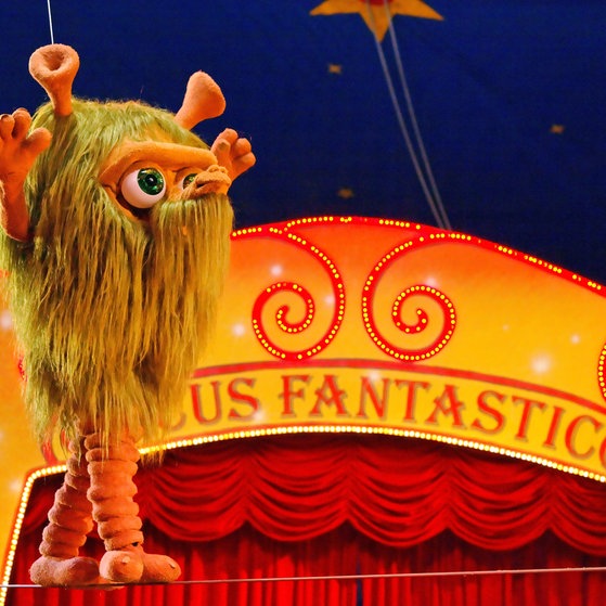 Mumbro als Seiltänzer