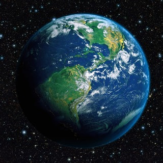 Die Erde aus dem Weltall: Der blaue Planet mit dem amerikanischen Kontinent.