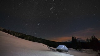 Sternenhimmel. Beste Bedingungen für Sternegucker: Dunkle Nacht, weitab von Lichtquellen