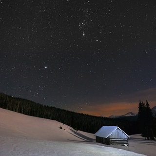Sternenhimmel. Beste Bedingungen für Sternegucker: Dunkle Nacht, weitab von Lichtquellen