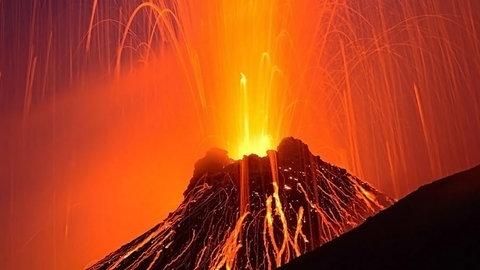 Was passiert im Erdinneren? Warum tritt die Lava aus Erdoberfläche aus?