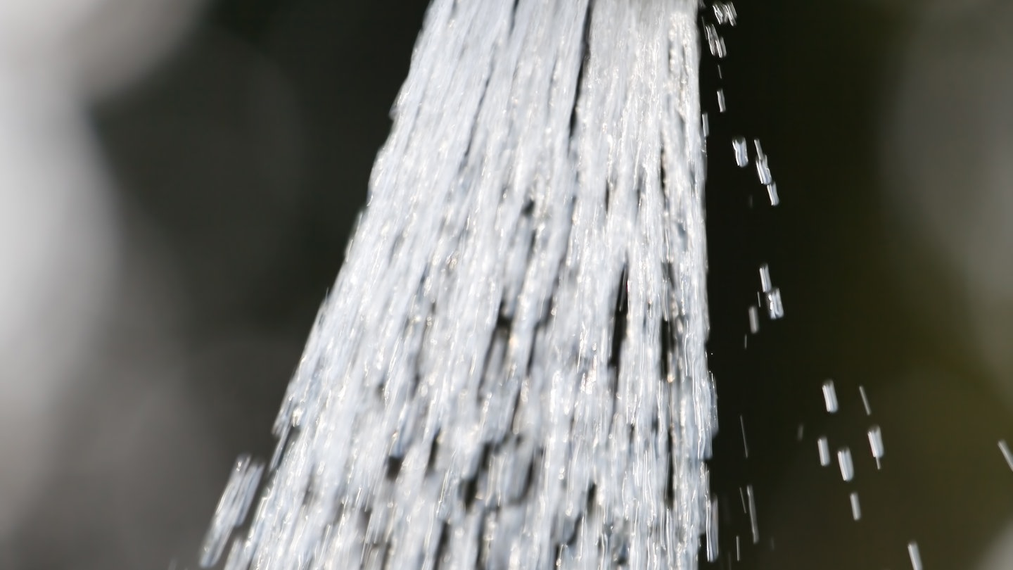 Farblos, rein und kühl, ohne Geruch und ohne Geschmack – so soll Trinkwasser sein.