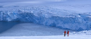 Ein Gletscher in der Antarktis. In Gletschern wie diesem ist ein großer Teil des Süßwassers der Erde gespeichert.