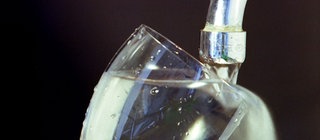 Nicht überall auf der Erde kann man einfach den Wasserhahn aufdrehen, um an sauberes Trinkwasser zu kommen.