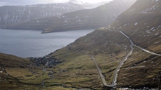 Die Färöer Inseln ragen als Teil der ozeanischen Kruste über den Meeresspiegel hinaus.