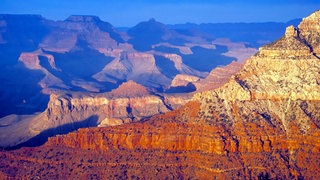 Im Grand Canyon in den USA ist die Landschaft aus Sedimentgestein besonders deutlich zu erkennen.