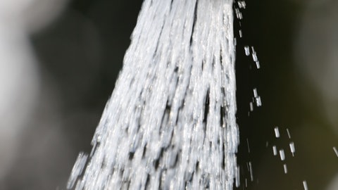 Farblos, rein und kühl, ohne Geruch und ohne Geschmack – so soll Trinkwasser sein.