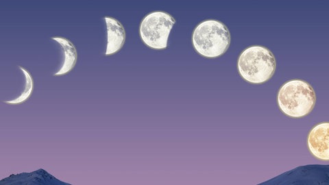Mond über den Bergen in seinen unterschiedlichen Formen und Mondphasen.