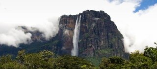 Blick auf den Salto Ángel in Venezuela. Er ist der höchste Wasserfall der Erde.