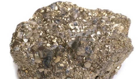 Ein Stück Kupfererz: In der Erdkruste befinden sich etwa 7 Prozent Erze und Metalle wie Gold, Kupfer, Platin.