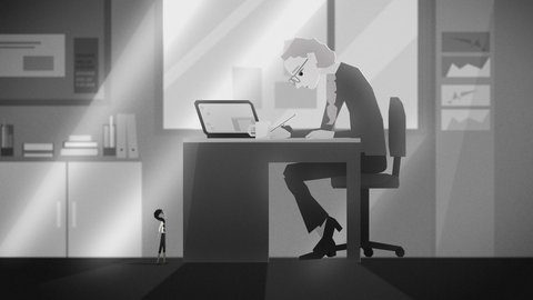 Sehr kleines Mädchen steht hilflos vor großem Pult der Lehrerin