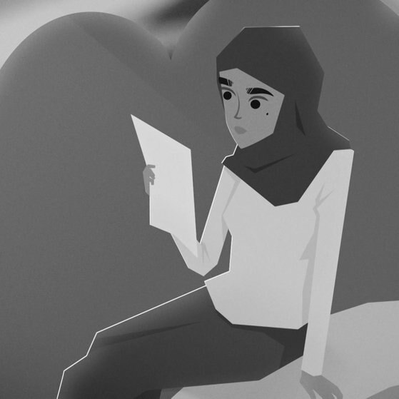 Mädchen mit Kopftuch hält ein Blatt in der Hand.