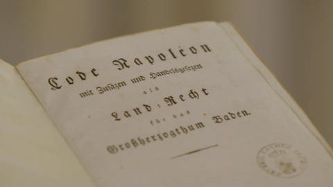 Erste Seite des Code Napoleon. (Foto: SWR – Screenshot aus der Sendung)