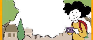 Elli geht mit Fotoapparat durch die Stadt.