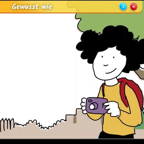 Elli geht mit Fotoapparat durch die Stadt.