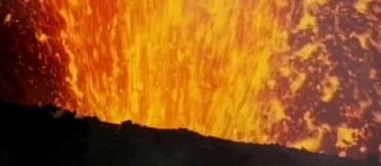 Bild von einem ausbrechenden Vulkan (Foto: SWR – Screenshot aus der Sendung)