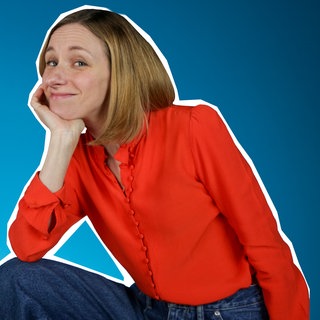 Presenterin der Folge zu Pyramide und Kegel im kolleg24 Mathematik