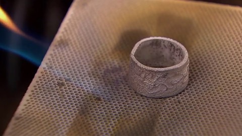 Sujetbild aus dem Film: Männerring schmieden