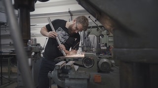 Sujetbild aus dem Film: Fahrrad bauen