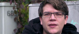 Portrait eines jungen Mannes.