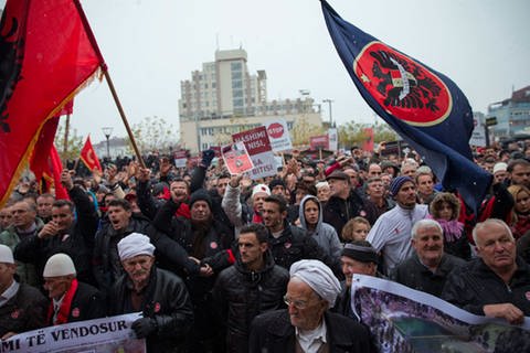 Proteste in Priština (Foto: dpa)