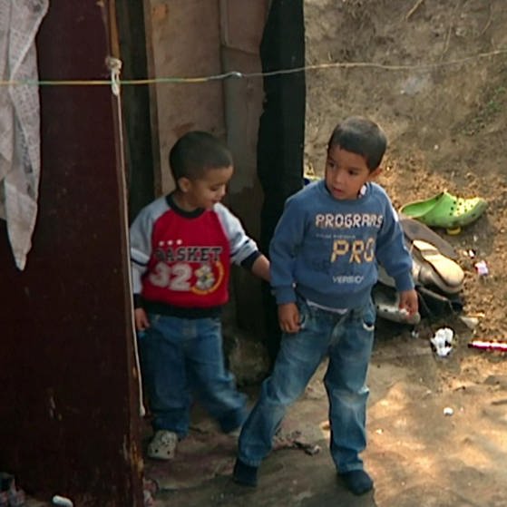 Kinder im Slum (Foto: SWR – Screenshot aus der Sendung)