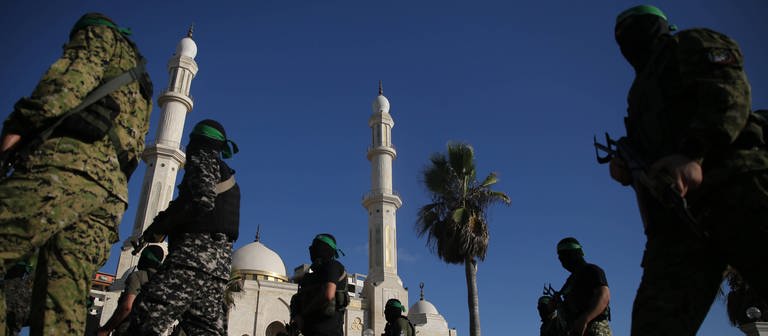 Kämpfer der Terrororganisation Hamas kontrollieren den Gazastreifen. Nahostkonflikt: Die Macht der Hamas und ihre Ziele  (Foto: IMAGO / NurPhoto)