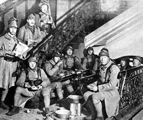 Französische Truppen besetzen Kohlestandort Essen, 23.1.1923 (Foto: Imago, United Archives International)