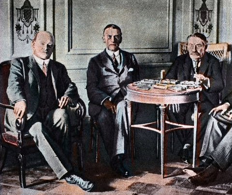 Von links: Gustav Stresemann, Joseph Austen Chamberlain und Aristide Briand (Foto: Imago, Leemage)