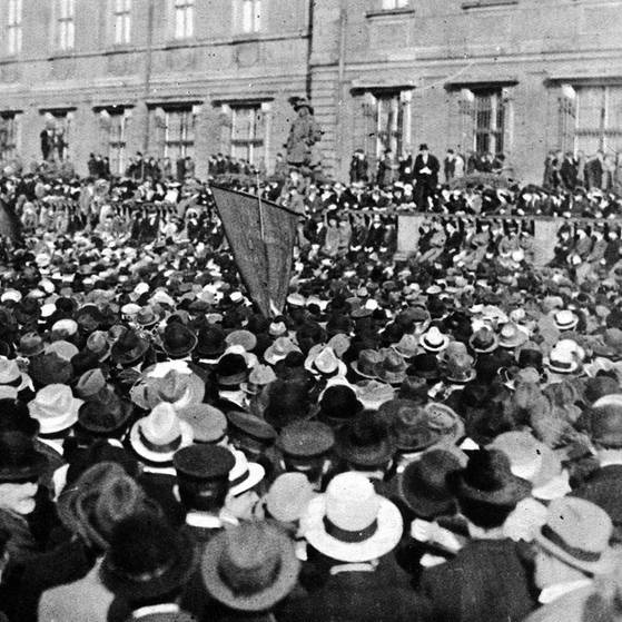 Proteste gegen den Friedensvertrag von Versailles, Berlin 1919 (Foto: Imago, United Archives International)