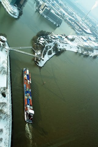 Containerschiff (Foto: www.colourbox.com)