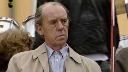 Heinrich Böll bei Friedenskundgebung