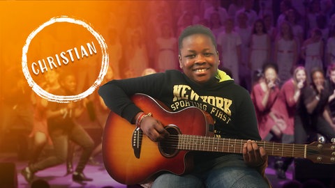 Christian spielt Gitarre