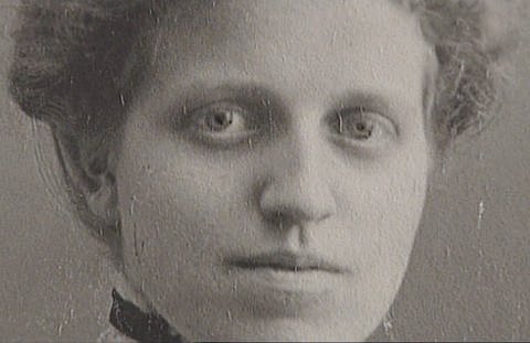 Schwarz-weiß Portrait einer Frau. (Foto: SWR - Screenshot aus der Sendung)