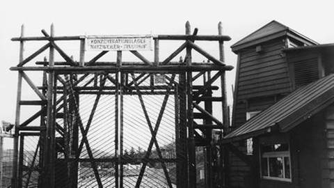Eingangstor eines Konzentrationslagers (Foto: SWR, Maisenbacher / Vielsäcker / Bender)