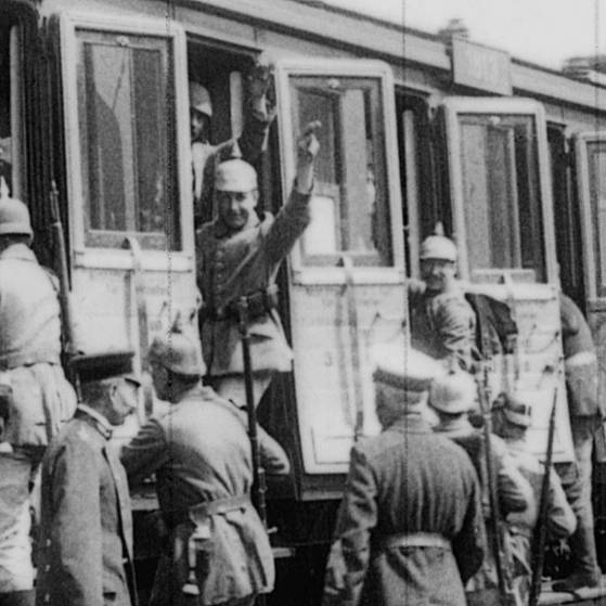 Soldaten steigen in Zug ein (Foto: SWR – Screenshot aus der Sendung)