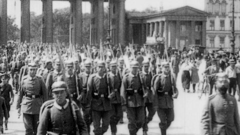 Marschierende Soldaten
